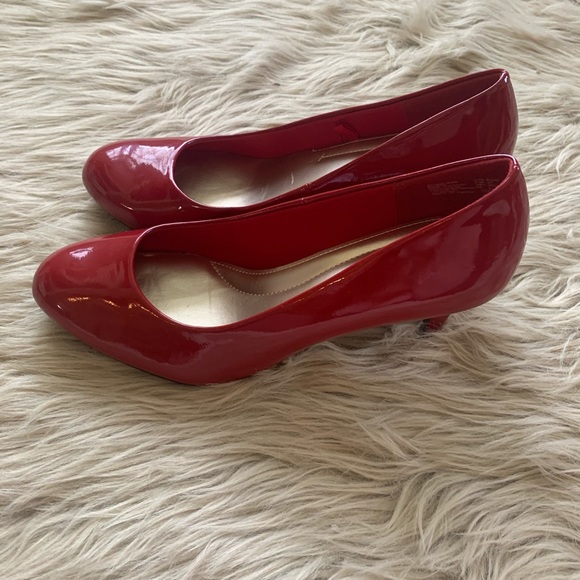 Predictions Red Patent Leather Heels 9Wide